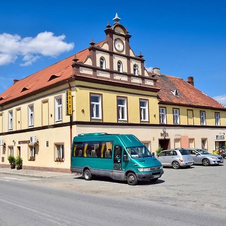 Hotel Stary Ratusz Kostomloty Eksteriør billede
