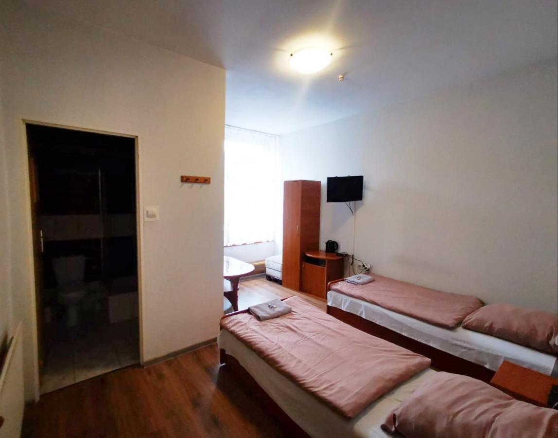 Hotel Stary Ratusz Kostomloty Eksteriør billede